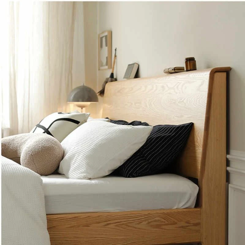 oak-bed-headboard-wood-grain-close-up Oak bed headboard wood grain close up showing natural texture